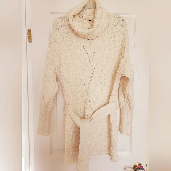 Free People New Cream Turtleneck Sweater Dress. Size S/M. KNIT - Picture 6 of 13